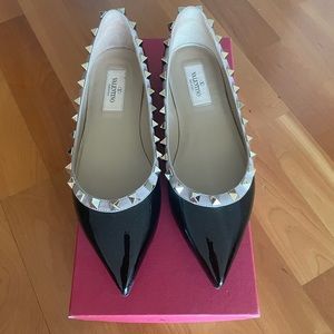 Valentino Garavani Rockstud Patent Leather Ballet Flats 36 Black Poudre Studded